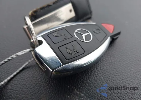 2018 Mercedes-Benz Glc 300 4Matic z USA, uszkodzony, nr VIN WDC0G4KB4JV065708